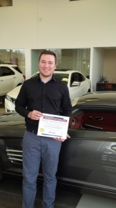 Notre diplômé de la formation en vente automobile débute sa nouvelle carrière à titre de représentant en vente automobile. Félicitation Dominic