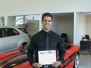 Notre gradué de la formation en vente automobile débute sa nouvelle carrière à titre de conseiller à la vente automobile. Bravo Dany !