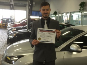 Notre diplômé de la formation en vente automobile débute sa nouvelle carrière à titre de Vendeur automobile. Bravo Amayas!