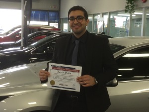 Notre diplômé de la formation en vente automobile débute sa nouvelle carrière à titre de représentant en vente automobile. Félicitation David !