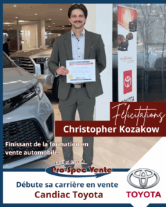 Finissant de la formation pour devenir conseiller en vente automobile